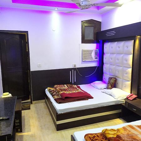 Hotel Peace Point - 1 Min Walking Distance From Station New Delhi Exterior photo