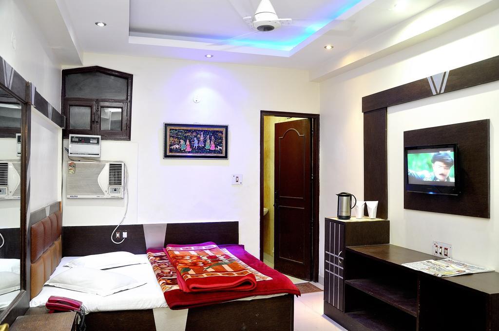 Hotel Peace Point - 1 Min Walking Distance From Station New Delhi Exterior photo