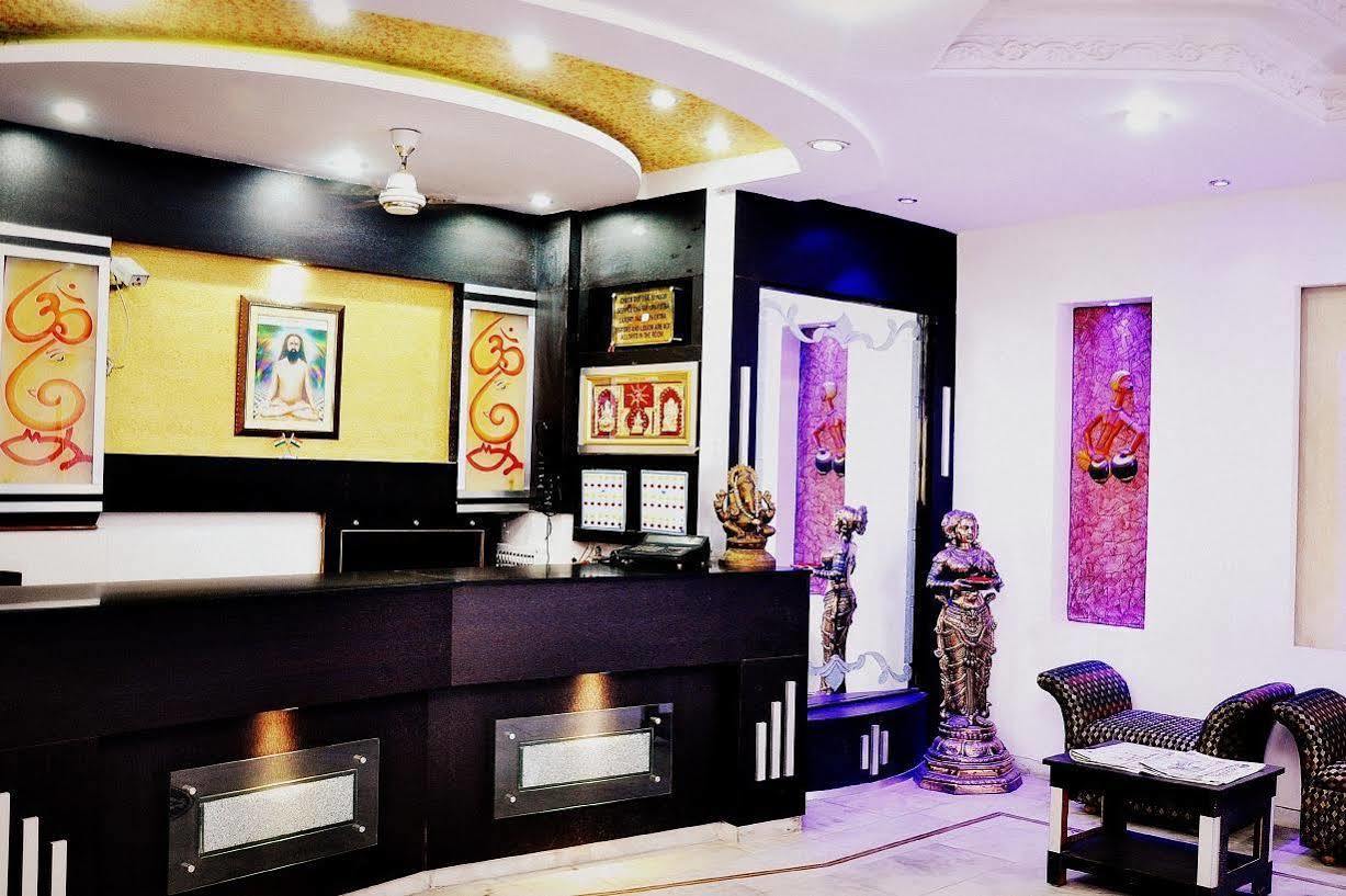 Hotel Peace Point - 1 Min Walking Distance From Station New Delhi Exterior photo