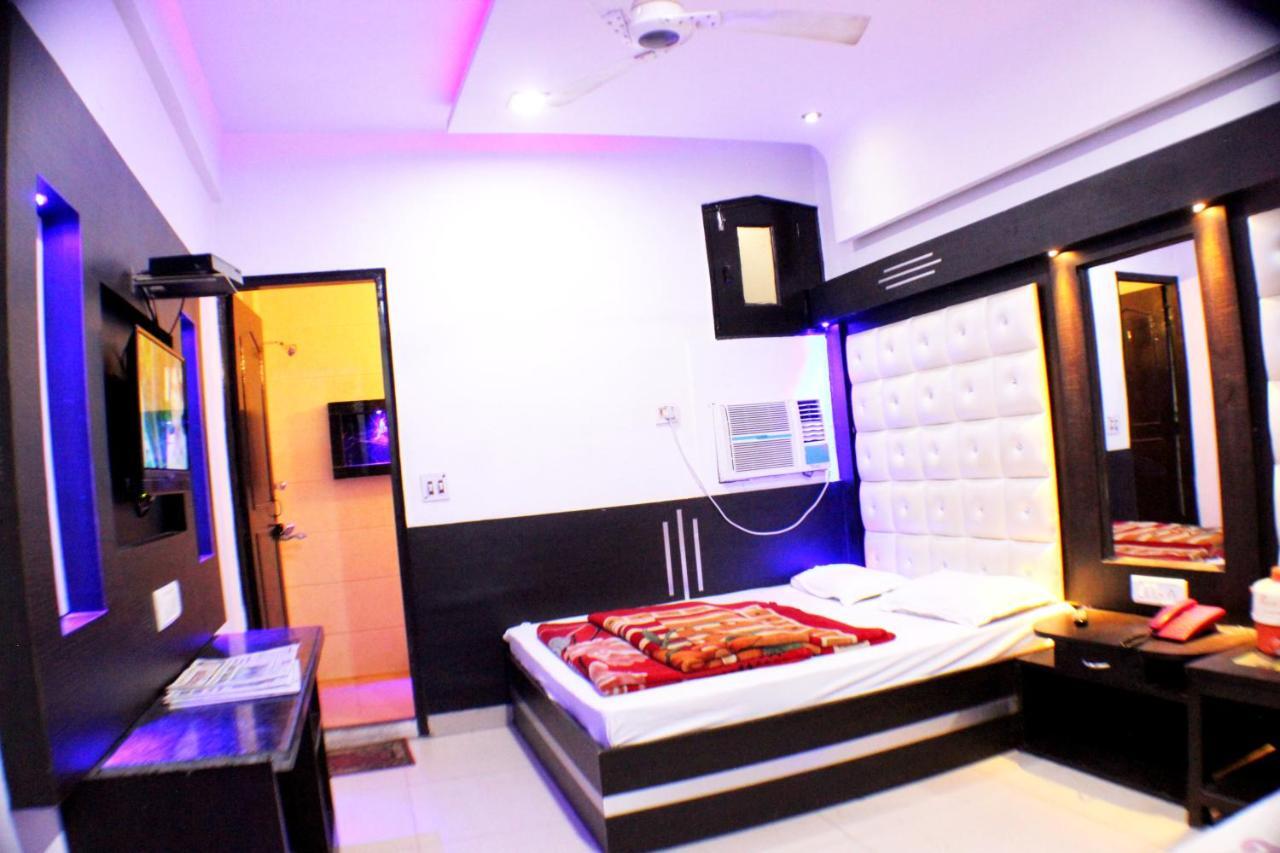 Hotel Peace Point - 1 Min Walking Distance From Station New Delhi Exterior photo